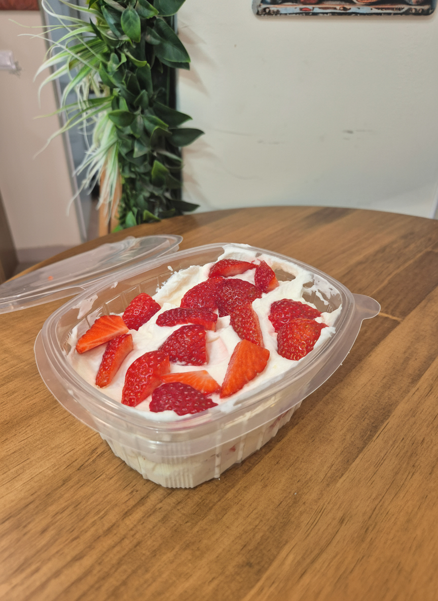 Tarrina nata y fresas